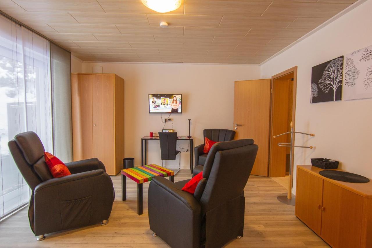 Hotelpension Schroeder Вилинген Екстериор снимка