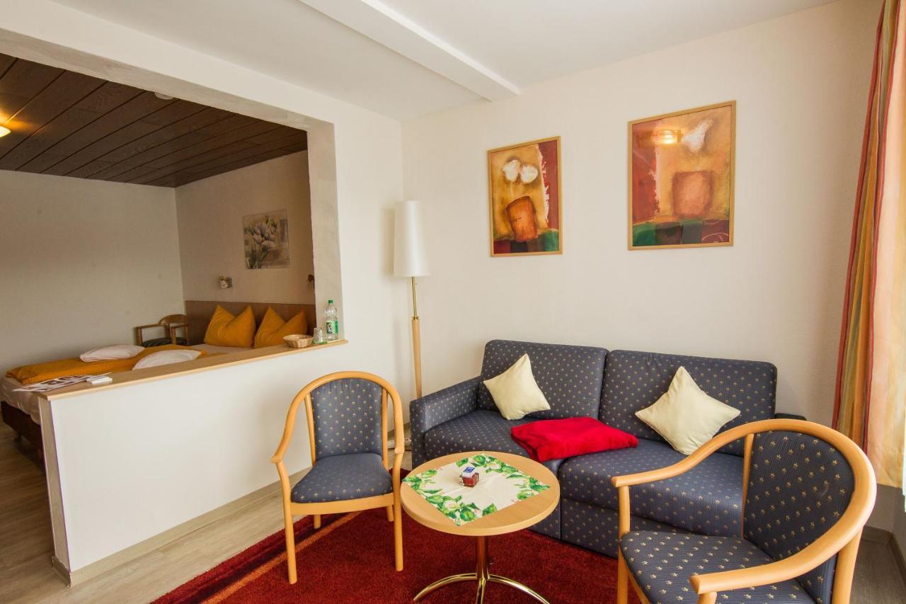 Hotelpension Schroeder Вилинген Екстериор снимка