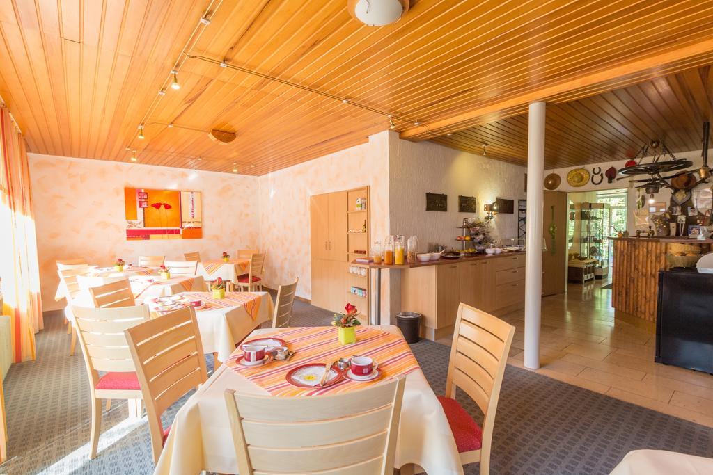 Hotelpension Schroeder Вилинген Екстериор снимка