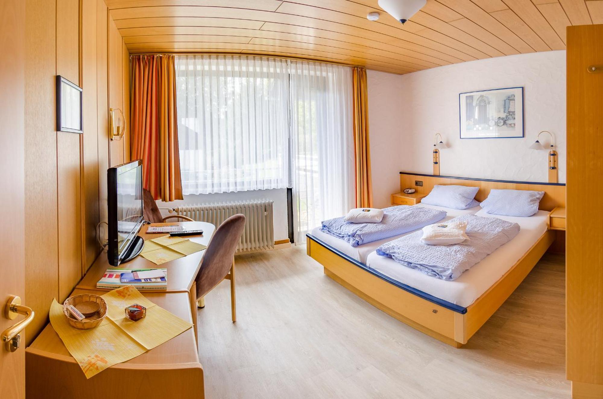 Hotelpension Schroeder Вилинген Екстериор снимка