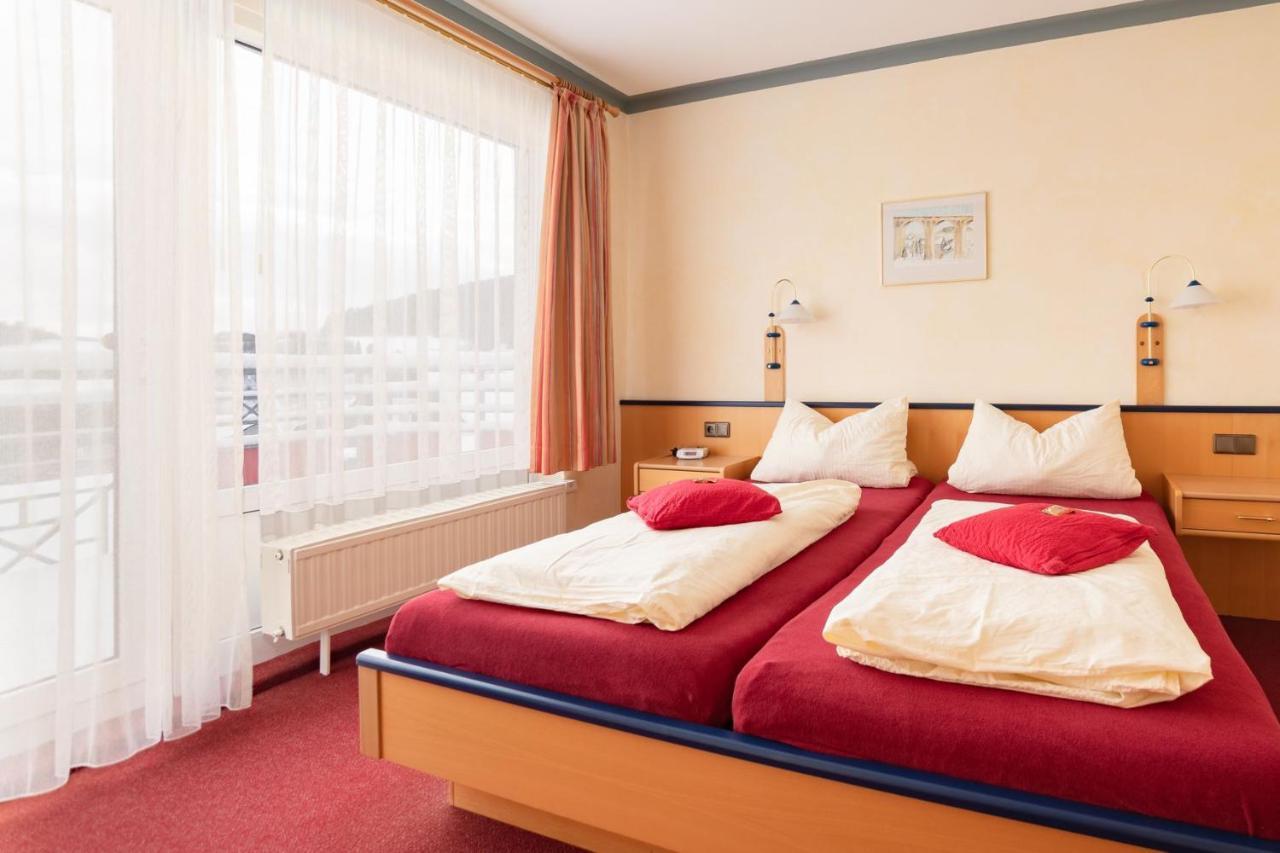 Hotelpension Schroeder Вилинген Екстериор снимка